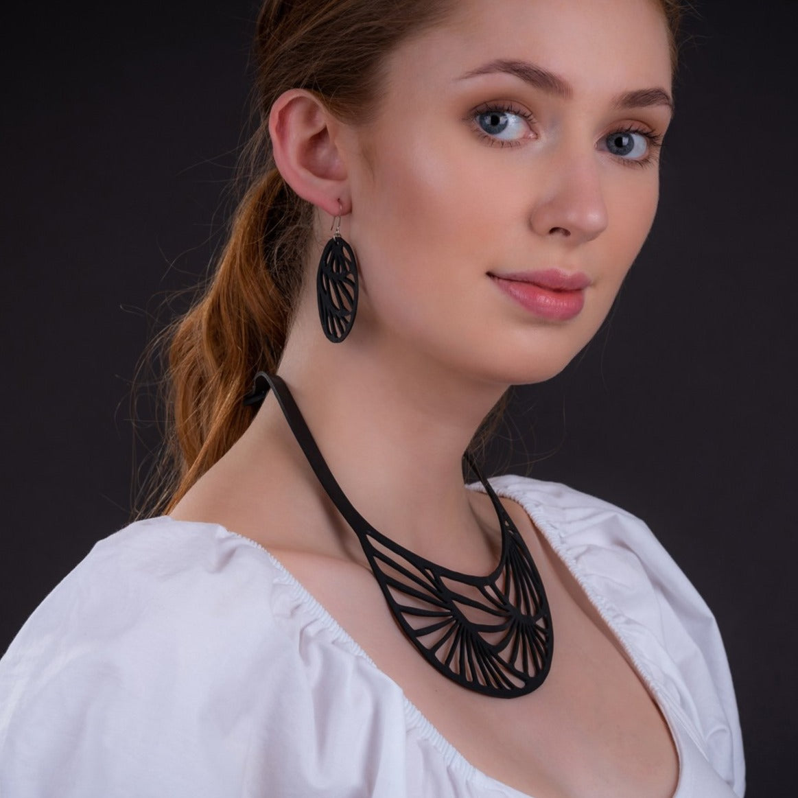 Seraphine (III) Recycled Rubber Oval Earrings